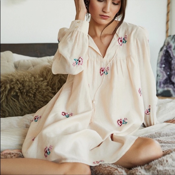 NWT Tularosa Women's XS Cream Blythe Mini Dress Cream Pink Embroidered - Picture 2 of 16